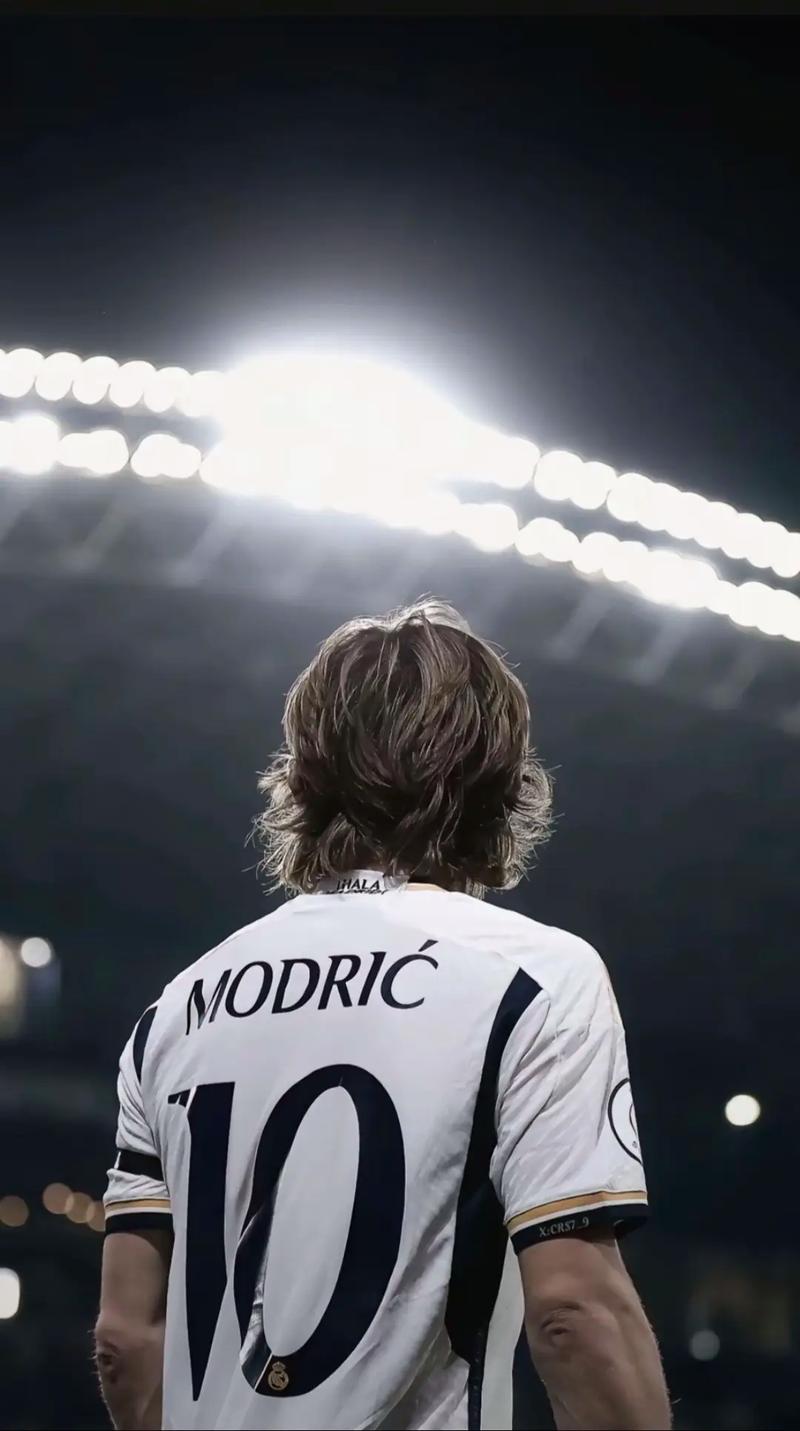 英超转会观察：金元狂潮背后套路多，阶层分化引人瞩目